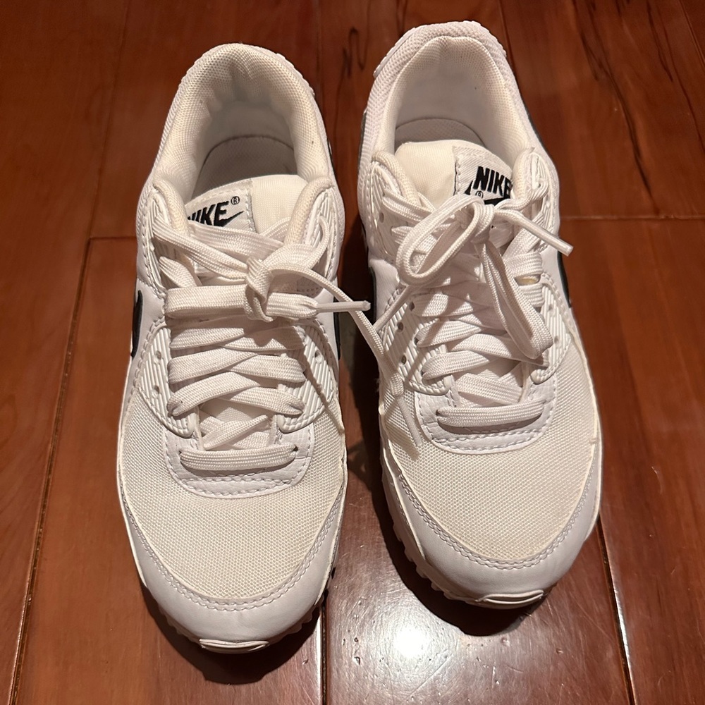 Nike Black and White Womens Airmax sneakers .